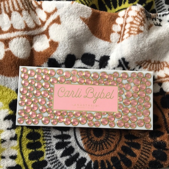 Anastasia Beverly Hills Other - ABH x Carli Bybel Eyeshadow Palette